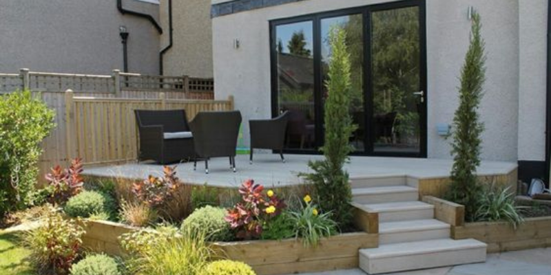 Fleurir sa terrasse ou balcon avec des objets du quotidien